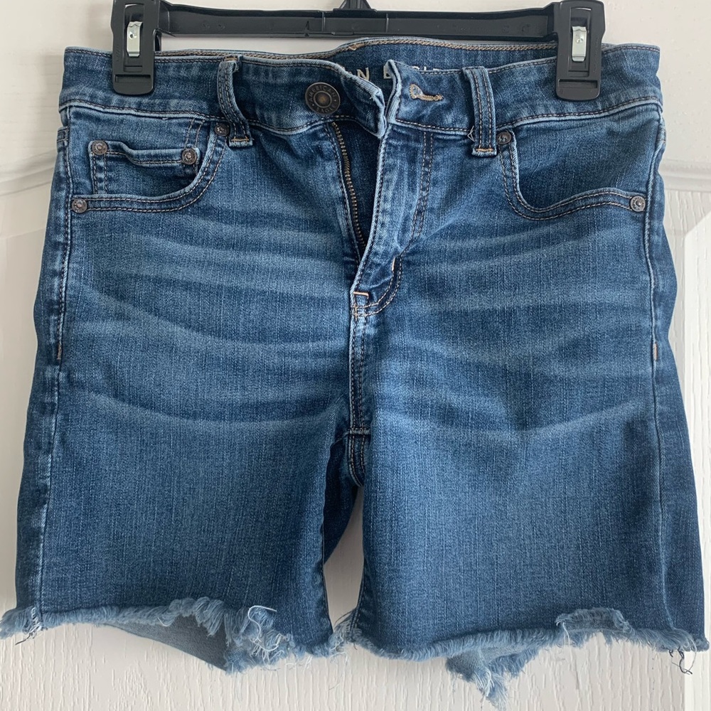 AMERICAN EAGLE distressed shorts size 8